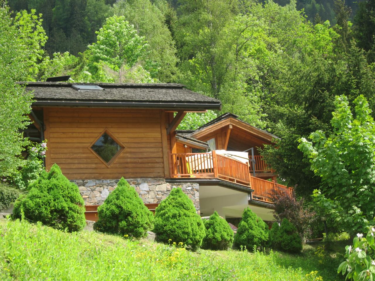 Chalet vu du jardin