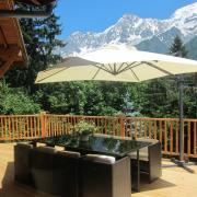 Terrasse vue sur la Chaîne du Mont Blanc